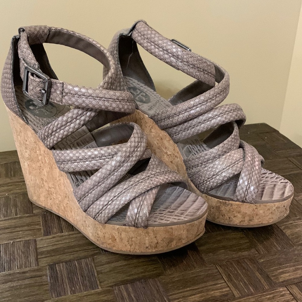 Tory Burch platform sandals. Size 7.5